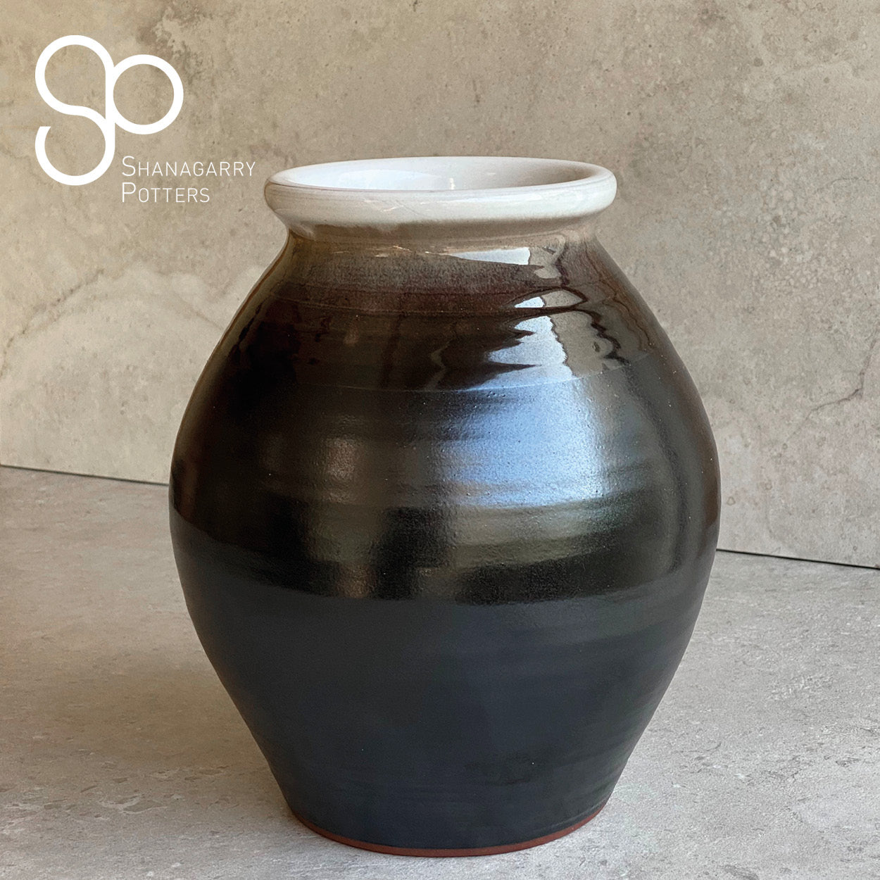 Shanagarry Medium Barrel Vase