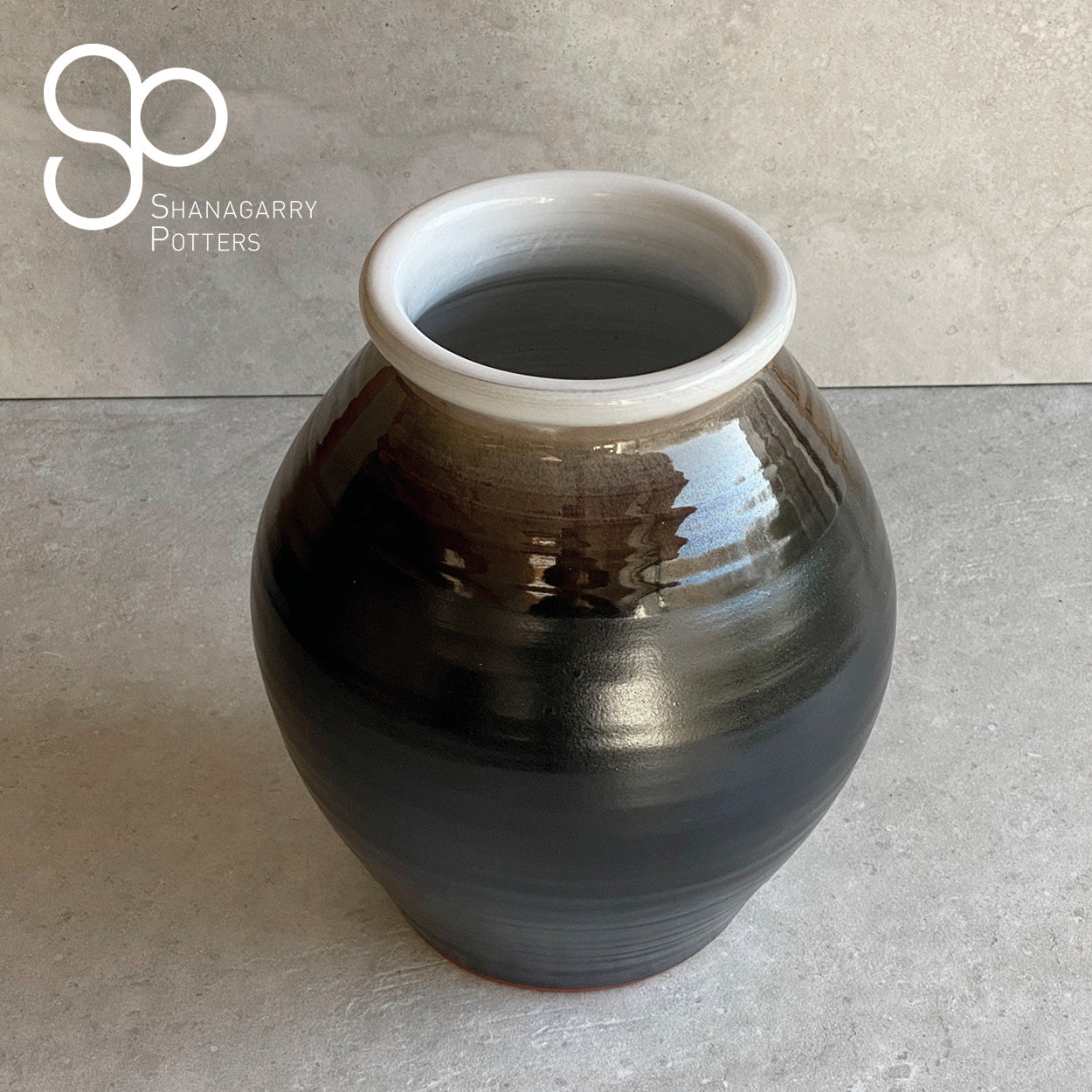 Shanagarry Medium Barrel Vase